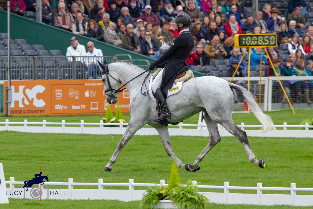 Andrew Nicholson and Swallow Springs dance through the Dressage