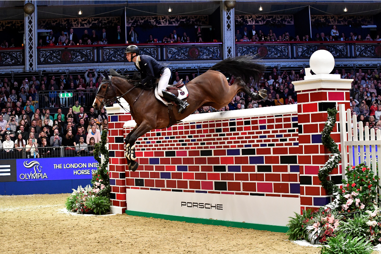 DOUBLE DELIGHT AS WHITAKER AND PENDER SHARE PUISSANCE SPOILS